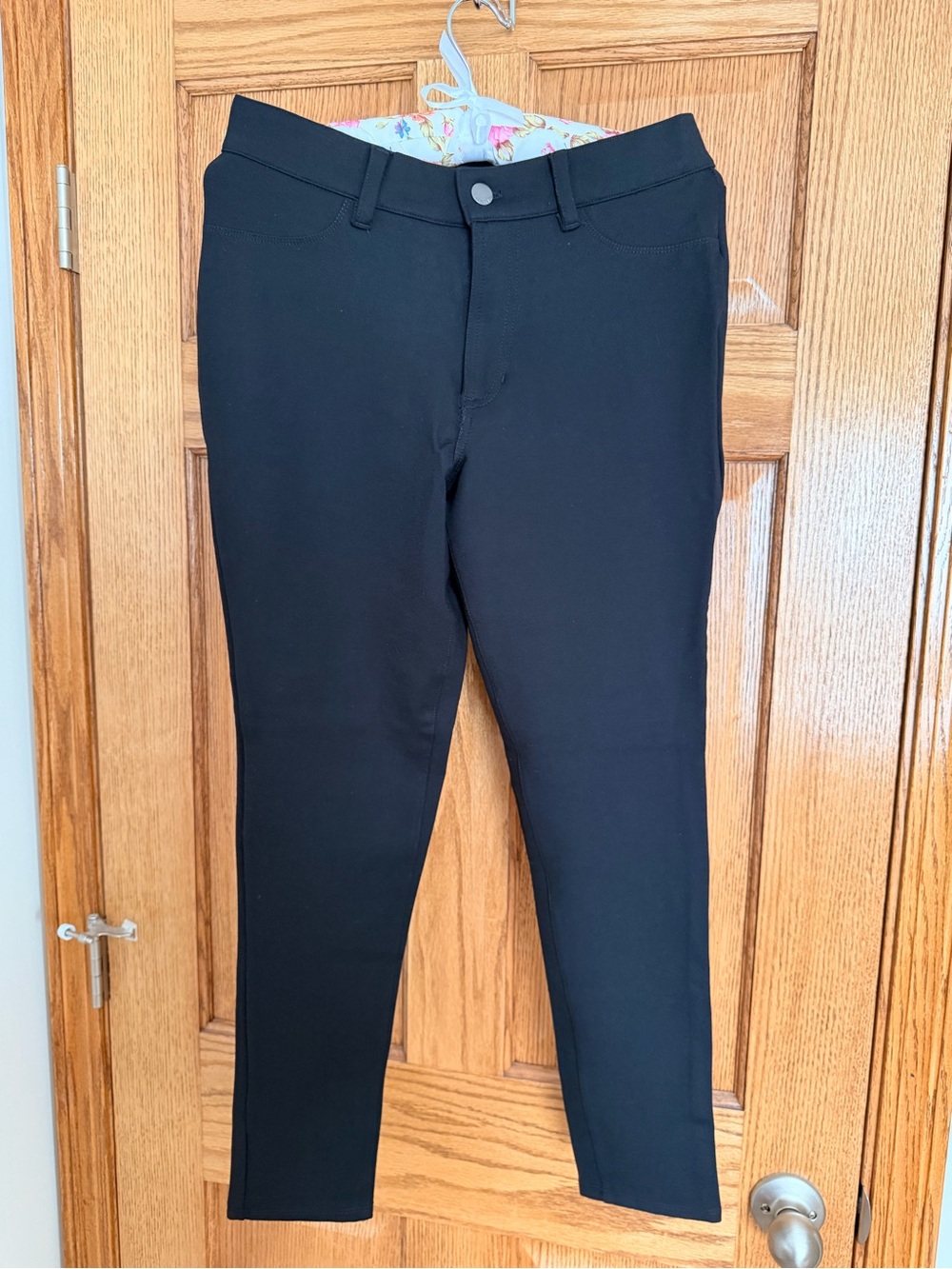 TAHARI -Women Black skinny Stretch Pants